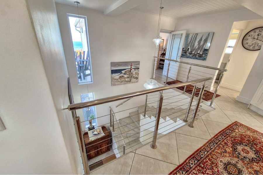 4 Bedroom Property for Sale in Oceanview Heights Western Cape